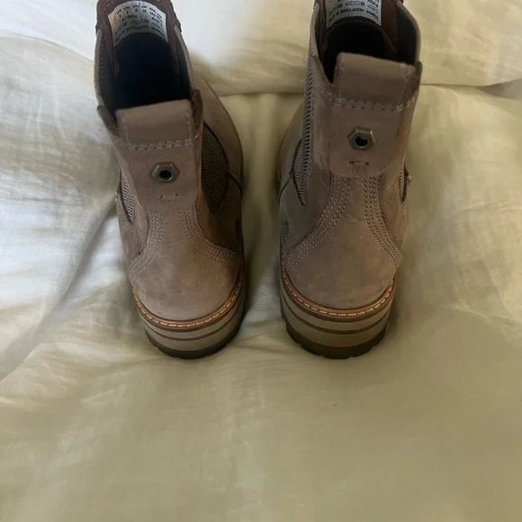 Timberland Tan Chelsea Boots Sleek Design - Picture 5 of 5